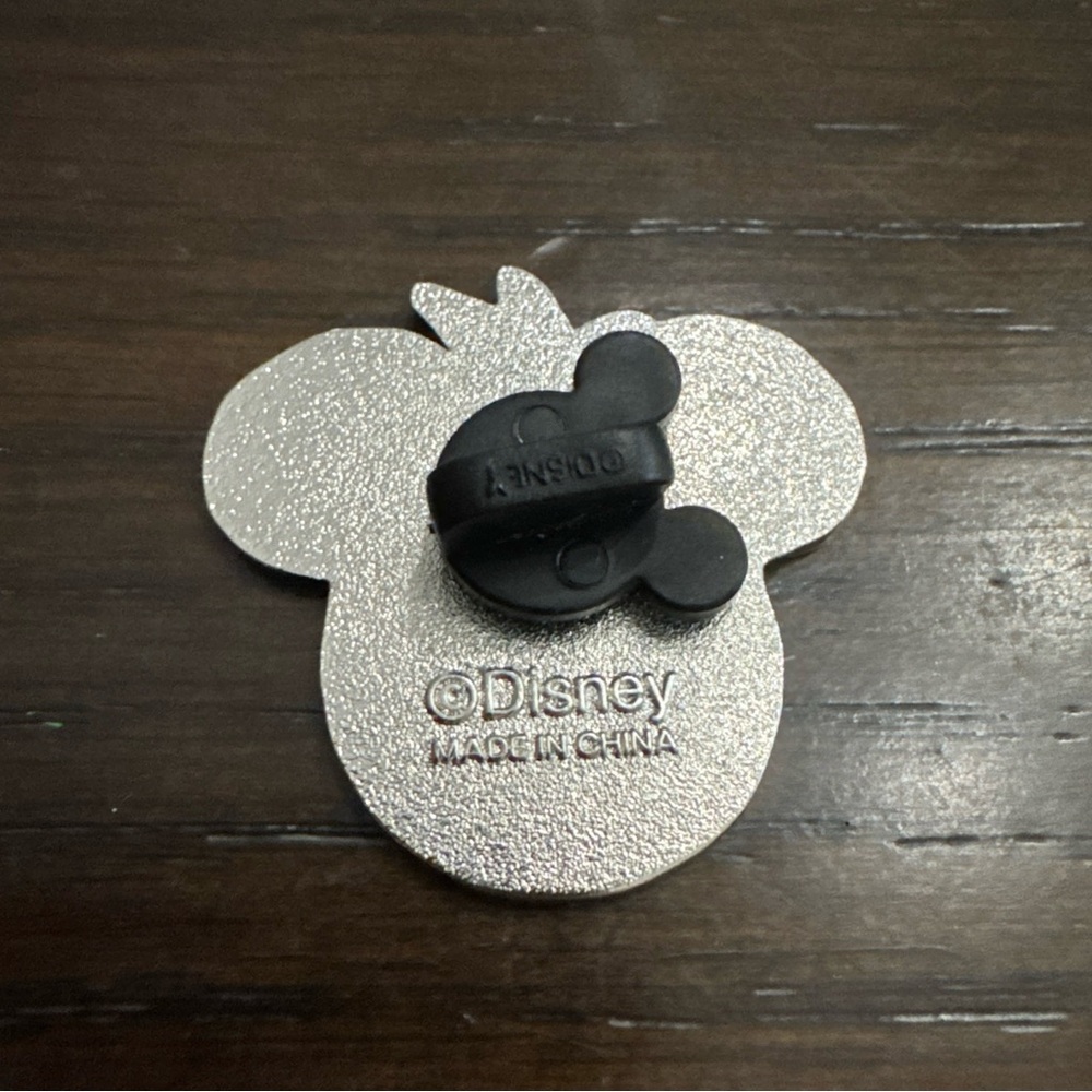 Disney Trading Pins Loungefly Mickey Mouse Strawberry Fruit - Picture 2 of 2